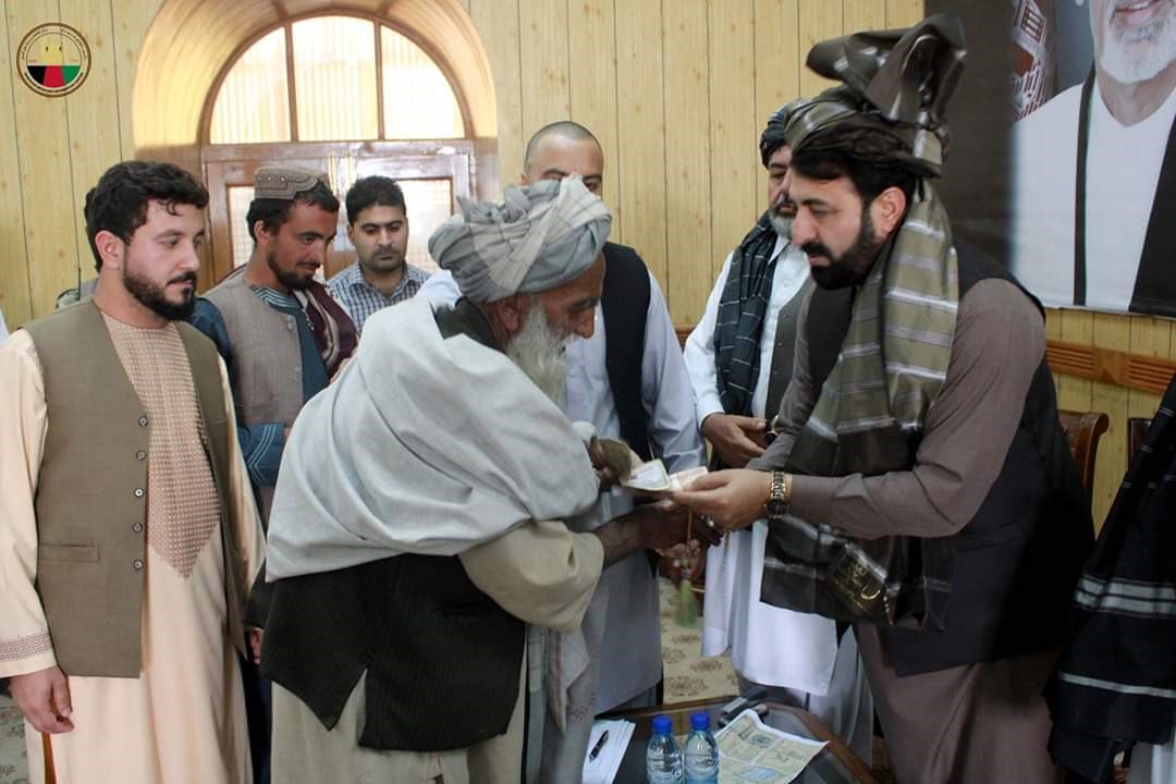 ریاست امور مهاجرین ولایت کندهار 273 فامیل بیجا شده را مساعدت نمود 