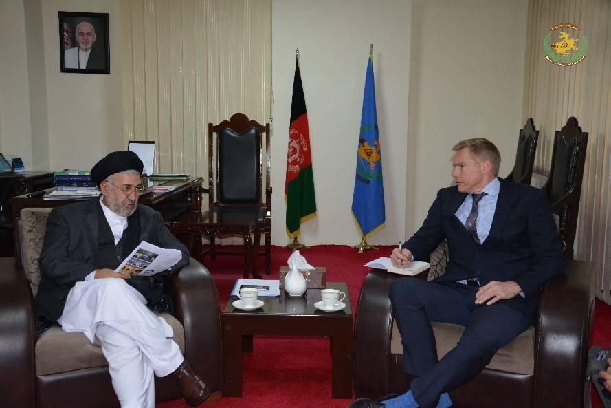 د کډوالو چارو له وزير سره د افغان کډوالو د شپږ کلنې احصايې اړوند د يوې څېړنې لومړنۍ پايلې  شريکې شوې