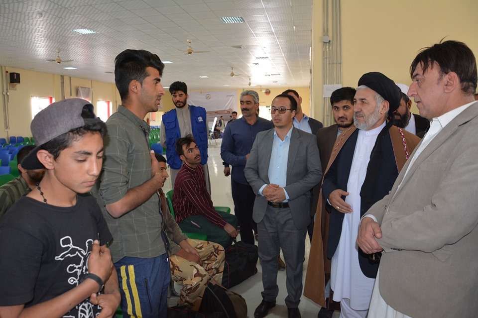 وزیر امور مهاجرین از روند ورود برگشت کنندگان به کشور در مرز اسلام قلعه نظارت کرد