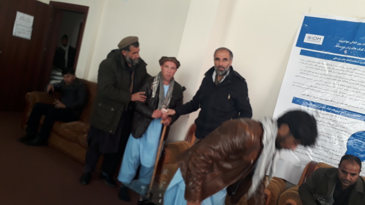 خانواده های بیجاشده در پنجشیر از مساعدت نقدی مستفید شدند