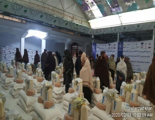 برای ۴۰۰ فامیل بی بضاعت ،عودت کننده و بیجاشده داخلی درقندهار مواد غذایی توزیع گردید