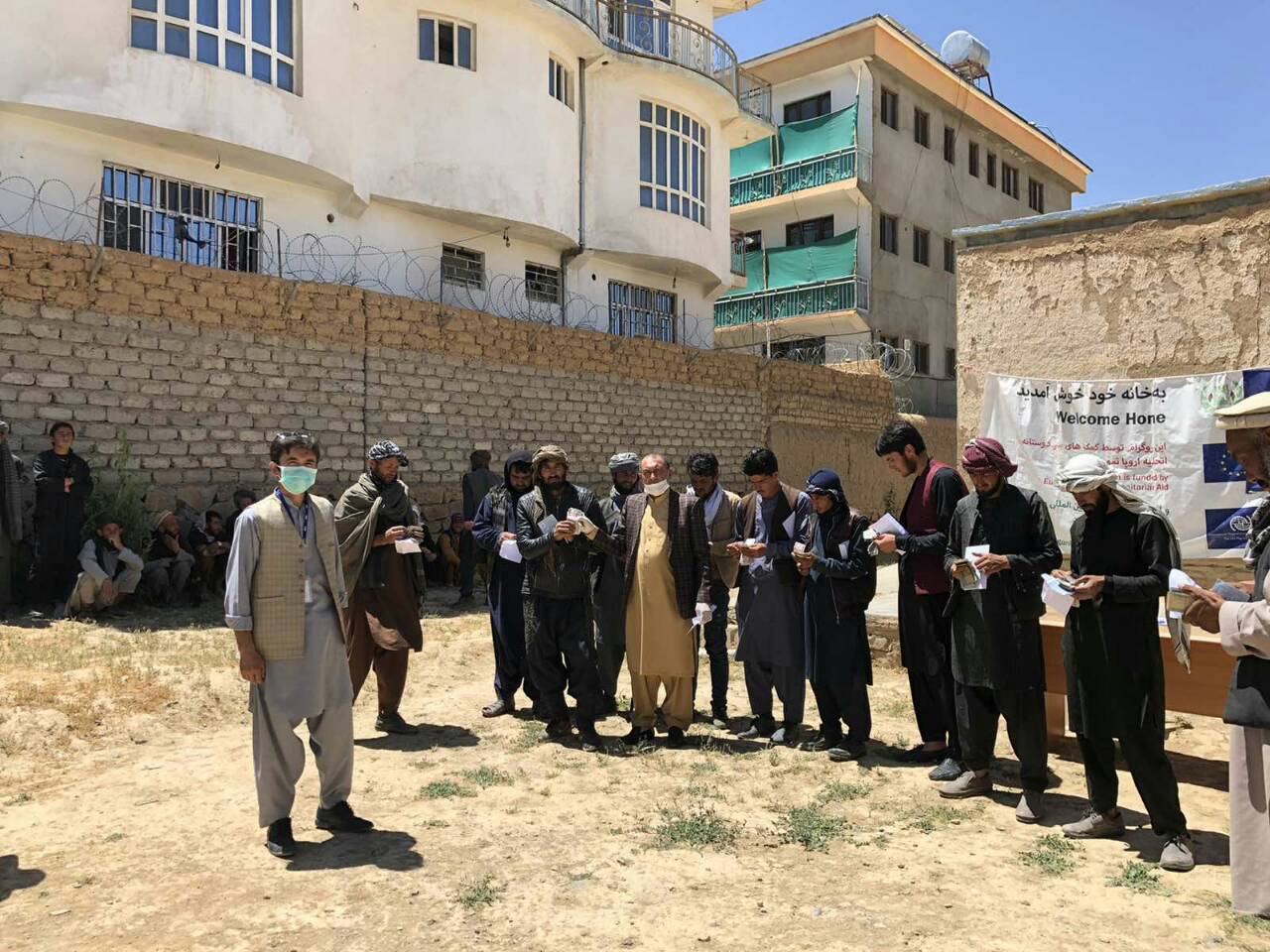 دور سوم توزیع کمک ها به خانواده بی بضاعت در مالستان آغاز شد